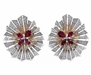 Boucles d'oreilles de luxe en diamant avec rubis et diamants, finition scintillante, bijoux raffinés de nature élégante pour femmes - Product Image 3