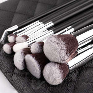 YiHuaLe – <span class=keywords><strong>pinceaux</strong></span> de <span class=keywords><strong>maquillage</strong></span> synthétiques en or Rose, 15 pièces, ensemble de <span class=keywords><strong>pinceaux</strong></span> de <span class=keywords><strong>maquillage</strong></span>, marque privée, meilleure vente <span class=keywords><strong>2021</strong></span> - Product Image 2