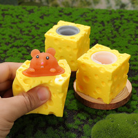 Jouet de décompression créatif anti-stress en caoutchouc, souris de fromage mignonne, tasse en caoutchouc, tasse écureuil à presser, emballage en boîte, en stock