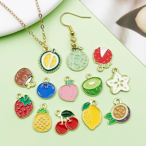 30 Colgantes de Frutas de Aleación Coloridos, Manzana, Sandía, Cereza, para Accesorios de Joyería DIY - Product Image 3