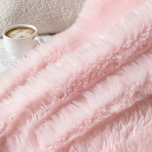 <span class=keywords><strong>Tela</strong></span> <span class=keywords><strong>de</strong></span> Piel Sintética <span class=keywords><strong>de</strong></span> Conejo <span class=keywords><strong>de</strong></span> <span class=keywords><strong>Pelo</strong></span> <span class=keywords><strong>Largo</strong></span>, 100% Poliéster, Tejido <span class=keywords><strong>de</strong></span> Punto, Tinte Liso, Suave y Afelpado, para Mantas <span class=keywords><strong>de</strong></span> Invierno - Product Image 2