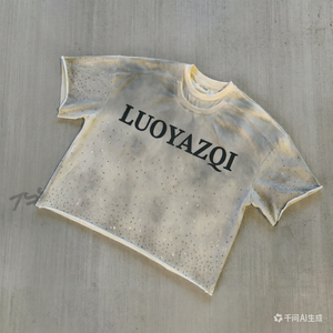 <span class=keywords><strong>Camiseta</strong></span> Oversize de Algodón Personalizada con Gráficos, Diseño de Diamantes de Imitación, Estilo Vintage con Dobladillo Deshilachado y Cuello de Doble Capa - Product Image 1