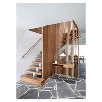 Rampe d'escalier flottante droite Prima en bois massif poli sur mesure, montage simple pour escalier droit intérieur de maison neuve