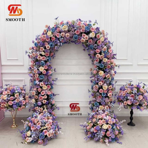 Ensemble de toile de fond d'arche florale personnalisée pour événements de mariage romantiques, avec centre de table en boule de fleurs violettes - Product Image 5