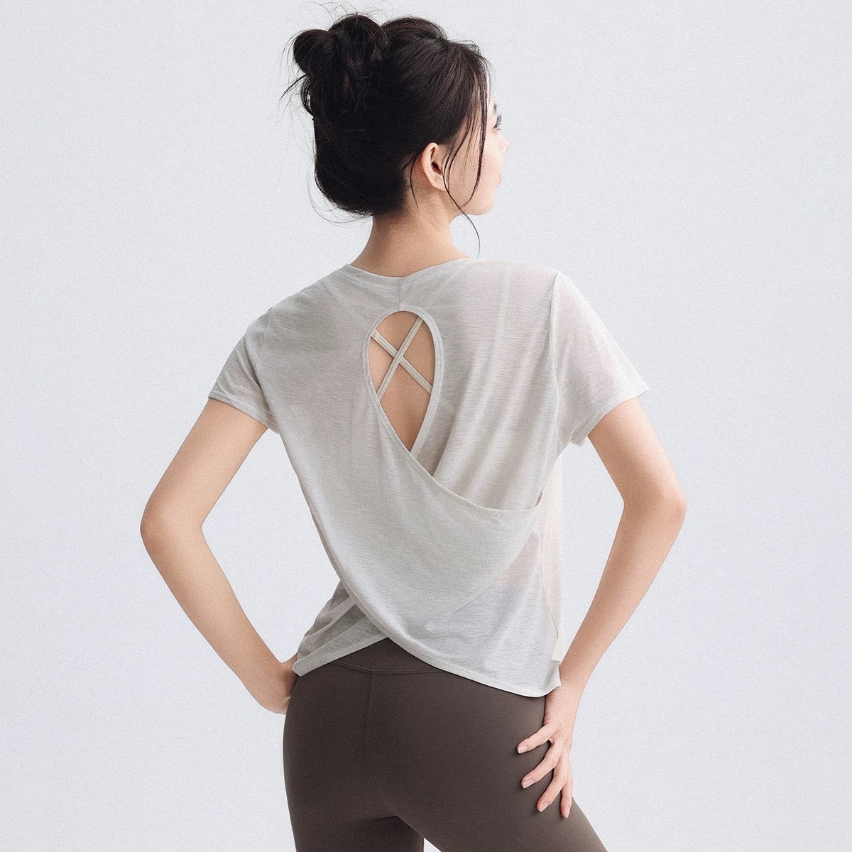 Women's Lightweight Short Sleeve Workout Tops Breathable Cross Back Hollow Loose Fit Yoga Athletic T-Shirts Plus Size Front