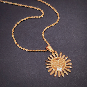 Hiphops-Colgante de acero inoxidable con diseño de Sol para hombre, colgante de color dorado con diseño de sol y sonrisa, resistente al agua - Product Image 6