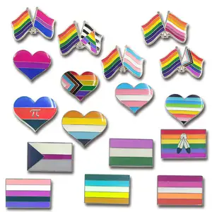 Desgin de metal personalizado de fábrica para presente em branco, emblema de anime fofo, lapela de lapela com lapela, bandeira de coração e orgulho gay, conjunto de alfinetes de lapela para LGBT