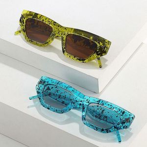 Vente en gros de lunettes de soleil tendance vintage 2023, dégradé de couleurs bonbons, rivets, lunettes de soleil pour femmes, style œil de chat - Product Image 2