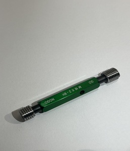 Calibrador de Roscas Métrico Ergonómico para Uso en Talleres de Trabajo Pesado, Herramienta de Precisión de Alta Precisión para Medición Industrial - Product Image 1