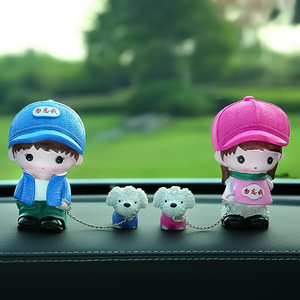 รูปปั้นเรซิ่นรูปสุนัขเดินเล่น ของสะสมตกแต่งภายในรถยนต์ - Product Image 3