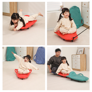 Tavola di Equilibrio per Bambini a Quattro Ruote per Allenamento Sensoriale Interno ed Esterno Superficie Antiscivolo Design Ecologico e Durevole - Product Image 4