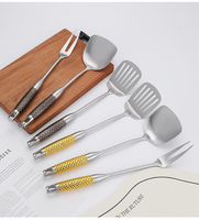 Ensemble de 10 ustensiles de cuisine en acier inoxydable finition or avec poignées en bois longues, compatibles lave-vaisselle, outils de cuisson