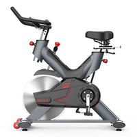 Vélo de spinning intelligent commercial de 180 kg de capacité, volant d'inertie en acier de 25 kg, résistance magnétique à 8 niveaux, écran LCD, équipement de cyclisme d'intérieur