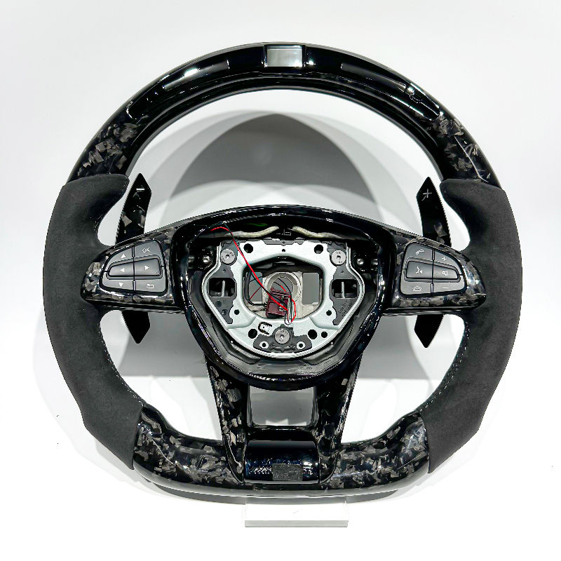 Fibre de carbone forgée