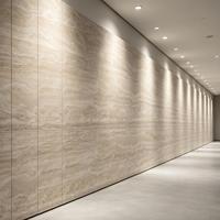 Grande dalle de marbre élégante à motif bois neutre, polie, design moderne pour salles à manger familiales, boutiques et bureaux