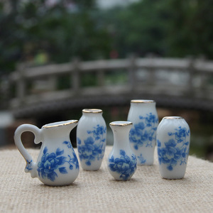 Vases en céramique bleus et blancs de style floral, modèle A1-10-45, de la marque ML, écologiques, faits à la main en Chine, avec décorations en décalcomanie - Product Image 1
