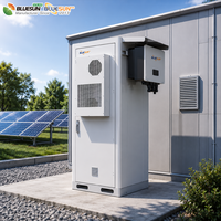 Système de stockage solaire tout-en-un au lithium-ion 30 kW 106-230 kWh pour extérieur, prêt à l'emploi |   Kit complet de système solaire triphasé pour atelier