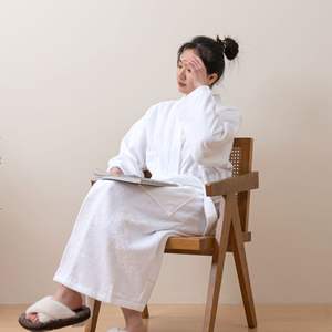 Peignoir en velours éponge blanc en gros - Peignoir unisexe pour adultes pour les hôtels de luxe, fournisseur direct - Product Image 3