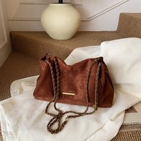Bolso de Mensajero de Gamuza con Cadena, Nueva Colección Otoño-Invierno 2026, para Mujer, con Forro de Poliéster, Elegante, de Hombro/Bandolera