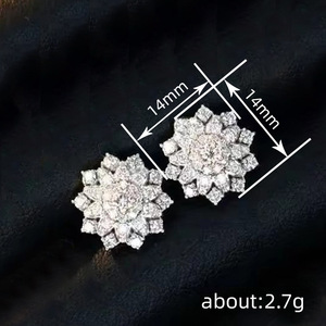 Eleganti Orecchini a Perno con Fiore e Fiocco di Neve per Donne, Accessori per Orecchie Dolci da Indossare Ogni Giorno - Product Image 4