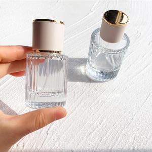 زجاجات عطر زجاجية فاخرة 30 في 50 من الزجاج-زجاجات عطر فارغة أنيقة بتصميم قابل لإعادة الملء زجاجات عطر زجاجية فارغة - Product Image 3