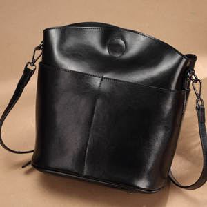 Sac seau bandoulière en cuir véritable souple pour femme - Style rétro européen élégant, imperméable et portable pour un usage quotidien - Product Image 3