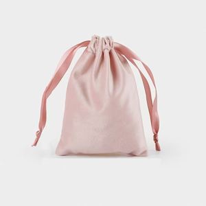 Sacs de rangement de luxe en velours pour chaussures, vêtements et chapeaux avec logo personnalisé - Product Image 3