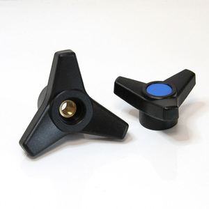 มือจับแบบสามแฉกพลาสติก ABS พร้อมหัวจับไนลอนแบบสามแขนและรูร้อยสาย - Product Image 2