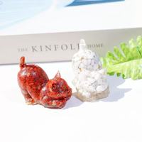 Figurine de chat en résine faite à la main avec incrustation de pierres précieuses concassées, statue de chaton mignonne pour la décoration intérieure, cadeau de bureau, ornement en gros