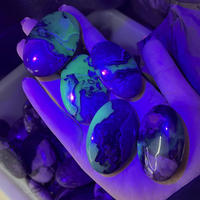 Cristal fluorescent UV poli de pierre de palmier d'agate volcanique naturelle de qualité supérieure pour la guérison Reiki Feng Shui et la décoration intérieure