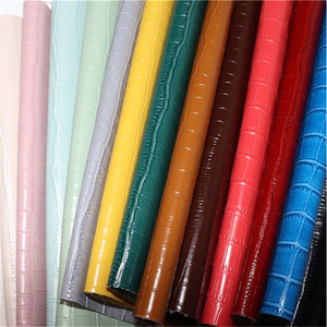 Cuero sintético PU grabado en relieve con reverso no tejido de doble cara para zapatos y bolsos - Product Image 3