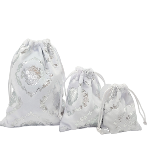 Sac cadeau imprimé à cordon de serrage multi-styles pour la décoration festive de Noël - Product Image 5