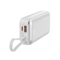 New Fashion PD 22,5 W Schnelllade-Power bank 10000mAh Smart LCD-Display Tragbares Telefon ladegerät mit 2-in-1-Kabeln und Lanyard