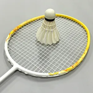 Professioneel 4u Gebalanceerd Badmintonracket Met Pu Grip Volledig Koolstofontwerp