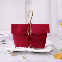 Élégante pochette en velours pour mini bonbons avec pompon en perles et boule moelleuse, petit sac de rangement élégant pour cadeaux de fête, bijoux, emballage cadeau