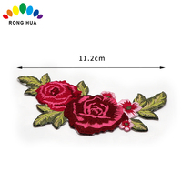Patchs brodés personnalisés en forme de fleurs
