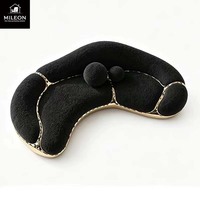Canapé de luxe personnalisé en forme de croissant, avec cadre en acier inoxydable doré, canapé de loisirs design pour l'intérieur des hôtels de luxe