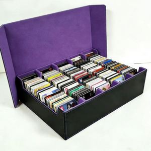 Boîte de rangement pour cartes en cuir violet avec plusieurs emplacements pour une collection bien organisée et un design pliable - Product Image 1