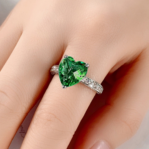 Huitan Small Blue Green Stein Herz Design Ringe Exquisite Micro Inlaid <span class=keywords><strong>Diamond</strong></span> Zirkonia Frauen Mädchen Versilberte Ringe - Product Image 3