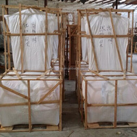 Chaises Trônes à Dossier Haut Regal - Sièges de Banquet Dorés et Blancs de Qualité Commerciale pour Hôtels de Luxe, Mariages Royaux et Événements Gala
