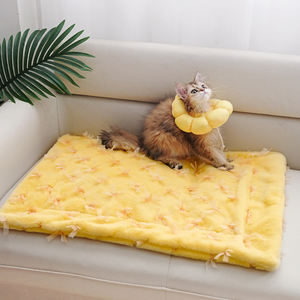 Cachorro gato mascota pequeña respetuoso con el medio ambiente tejido moderno dibujos animados polar hogar lavable cuatro estaciones cálido perro gato cama amarilla Manta - Product Image 4