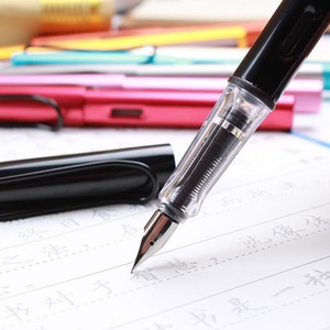 Pluma estilográfica de tinta de Gel colorida de 0,5mm para niñas, papelería elegante con logotipo personalizado para escribir y financiar empaquetada en caja de regalo - Product Image 4