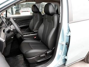 Voiture d'occasion 2022 NETA V, le modèle le plus vendu, offre une autonomie électrique pure de 401 <span class=keywords><strong>kilomètres</strong></span>, batterie 40 kWh, moteur 50-100 kW - Product Image 5