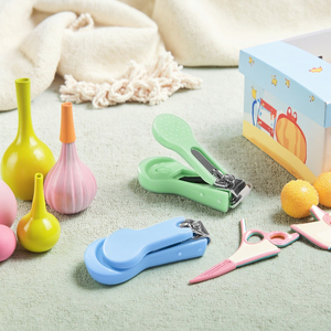 Vente en gros de coupe-ongles de dessin animé mignon pour enfants peluche produits de soin pour bébés en acier PP - Product Image 4