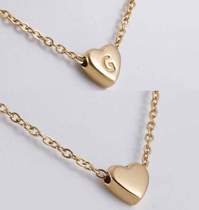 Collane con Ciondolo a Cuore Iniziale in Inglese (26 Lettere) <span class=keywords><strong>per</strong></span> Donne e Mamme, Charm Alfabetico in Oro 18K, Gioielli Raffinati in Acciaio Inossidabile, Regalo - Product Image 3