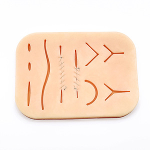 Module de pratique de suture sur peau simulée en silicone pour étudiants en médecine, destiné à l'enseignement et au commerce international transfrontalier. - Product Image 4