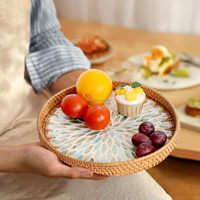 Plateau de service rond en rotin avec incrustation de nacre, finition laquée, décoration pour cuisine et salle de bain, service de café/pain/fruits