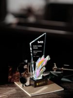 Trophée en marbre éco-responsable, trophée triangulaire en cristal de couleur irrégulière, gravure laser personnalisée, cadeau créatif moderne