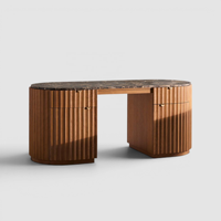 Bureau de direction moderne de 70 pouces avec deux piedestaux cannelés, finition bois foncé, plateau aspect marbre et rangement pour bureau à domicile