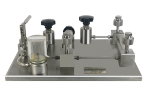 Yunyi Fabrika Satışı Yüksek Basınçlı Hidrolik El Pompası Basınç Kalibratörü - Profesyonel Taşınabilir Manuel Kalibrasyon Aleti - Product Image 2